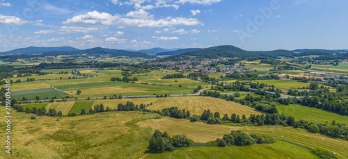 Die Kreisstadt Cham am Regen in der Oberpfalz aus der Vogelperspektive