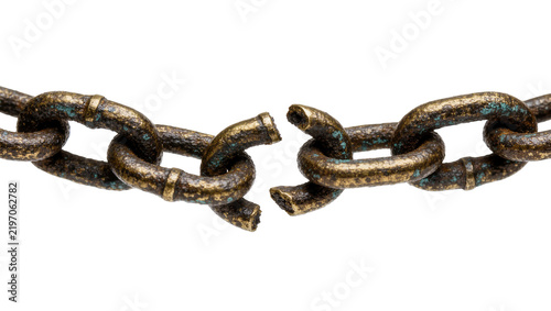 Foto Antique bronze chain with a broken link, isolated on transparent background