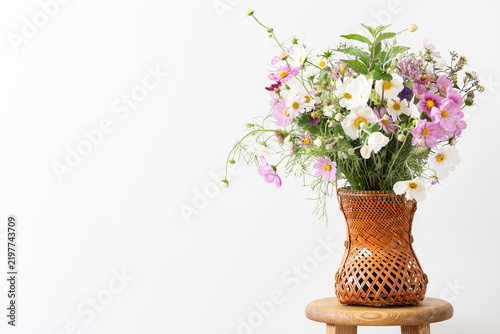 秋の花,コスモス,花籠,日本,白背景