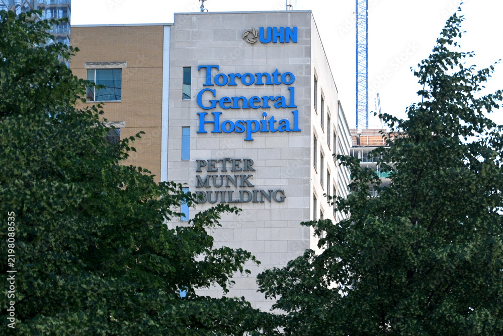 Obraz premium Toronto, ON, Canada - June 28, 2026: Toronto General Hospital in Toronto, Ontario.