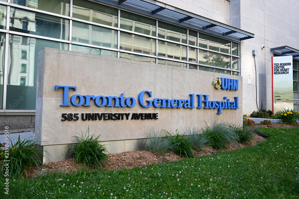 Obraz premium Toronto, ON, Canada - June 28, 2026: Toronto General Hospital in Toronto, Ontario.