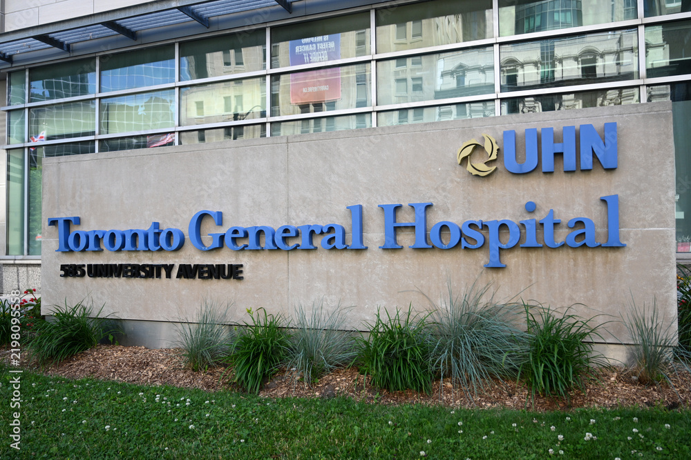 Obraz premium Toronto, ON, Canada - June 28, 2026: Toronto General Hospital in Toronto, Ontario.