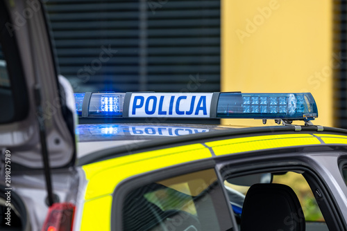Radiowóz polskiej policji w czasie akcji. 
