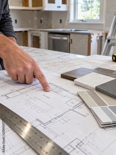 Detalles del diseño y selección de materiales en un proyecto de renovación en una cocina