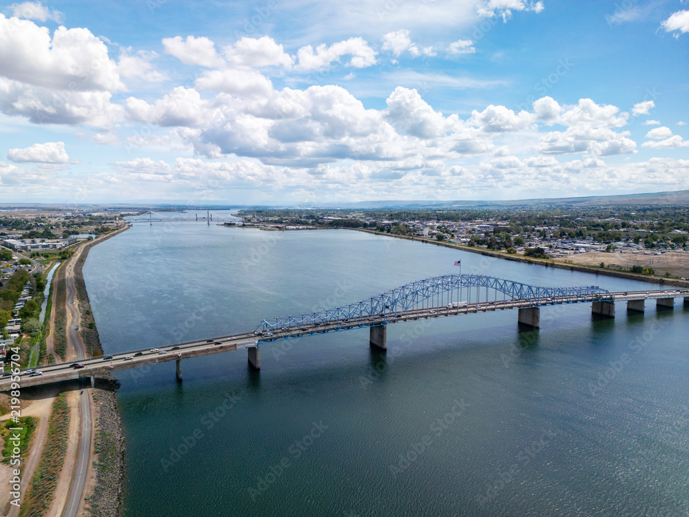 Fototapeta premium Blue Bridge (Pioneer Bridge) - Aerial view facing Pasco, WA