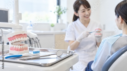 歯科で口腔ケア説明