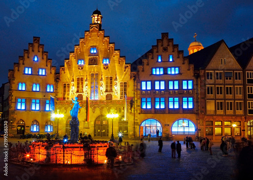 Lichtinstallation am Römerberg in Frankfurt am Main anlässlich der Luminale 2004