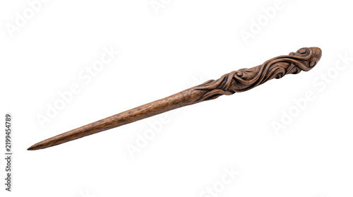 Foto Carved wooden wand with ornate spiral handle detail for fantasy cosplay and magic props