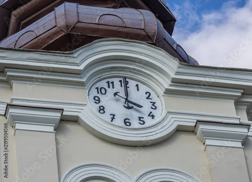Fotografie An exterior daytime view of the tower of the Moon Church in Oradea, Romania