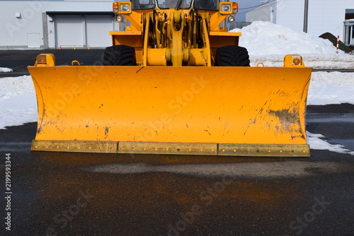 Naklejka 雪国で待機中の除雪車