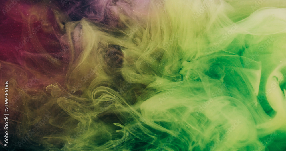 Naklejka premium Haze splash. Underwater ink drop. Defocused green color glitter spreading cloud water vibrant acrylic art fluid on abstract background.