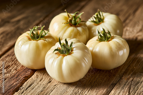 Giant Tomato ‘Great White’ – Large White Heirloom Tomato Variety