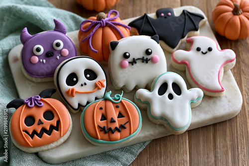 Halloween Cookies – Decorated Spooky Sugar Cookies for Holiday Parties