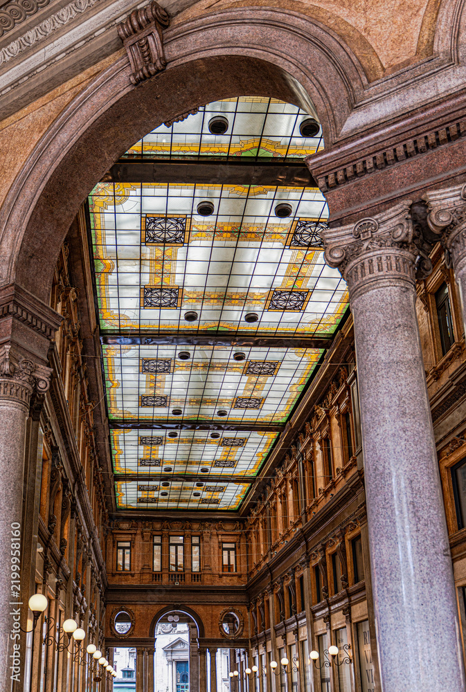 Obraz premium Architecture of medieval Rome in summertime