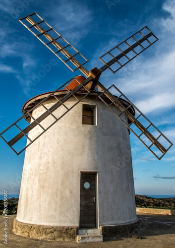 Moulin à vent au col de Serra, Ersa, Corse, France