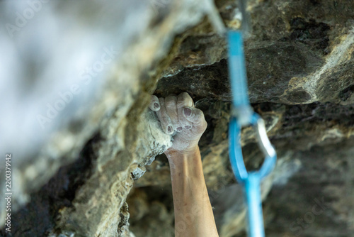 Fotografie Woman climber hand with magnesium on it