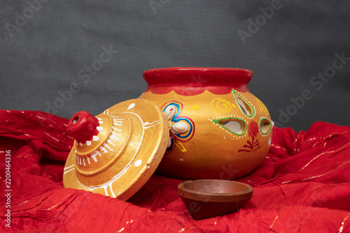 Obraz na płótnie garba Navratri holy earthen clay pot garba for navratri festival puja aarti pray
