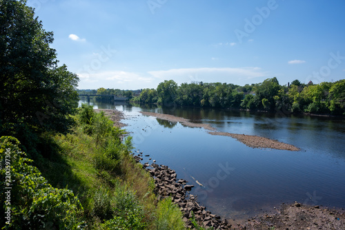 Cuadro en lienzo Riparian Zone and Mid-Channel Bar Development under Low-Flow Conditions