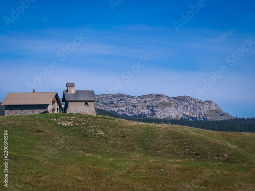 Plateau des Glières, alpage et chapelle, Haute-Savoie, France
