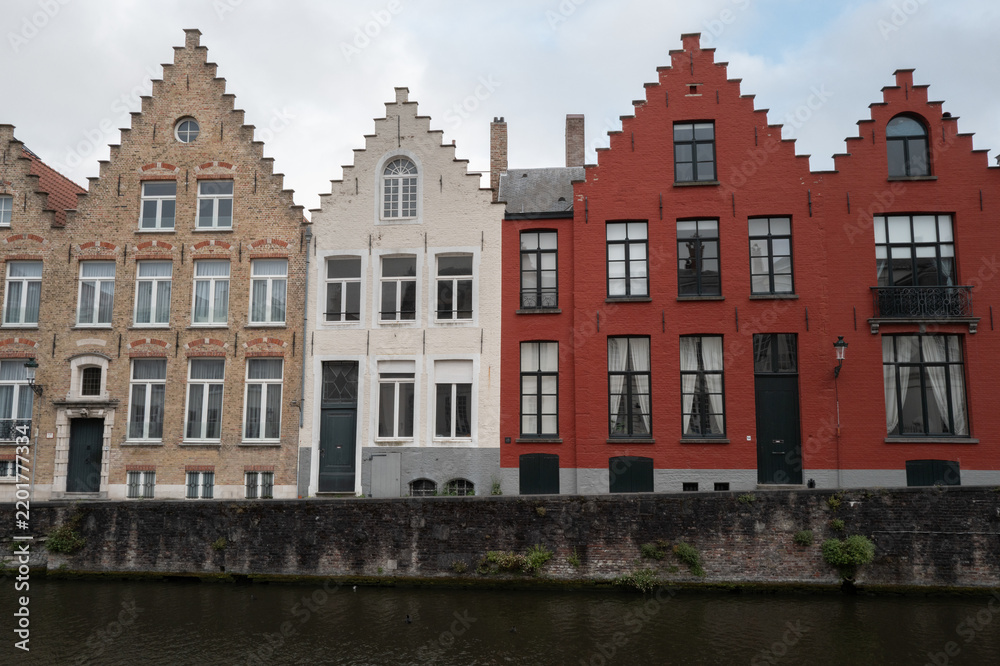 Obraz premium Traditional brick canal houses in Bruges