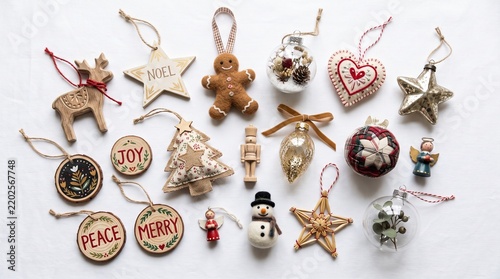 Christmas Gingerbread Cookie and Wooden Star Holiday Earrings Jewelry Set with Sweet Brown Ornaments, Traditional Winter Decoration and Gift Concept