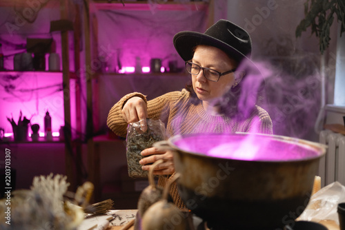 Foto realistic witch brewing a potion in a cauldron