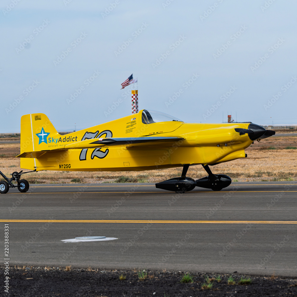 Obraz premium National Championship Air Races 9-18-2026 Roswell NM USA Formula 1 class aircraft at the National Championship Air Races at the Roswell International Air Center