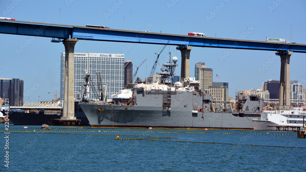 Fototapeta premium SAN DIEGO CA UNITED STATES OF AMERICA: Naval Base San Diego, which locals refer to as 32nd Street Naval Station, is the largest base of the United States Navy and is located in San Diego