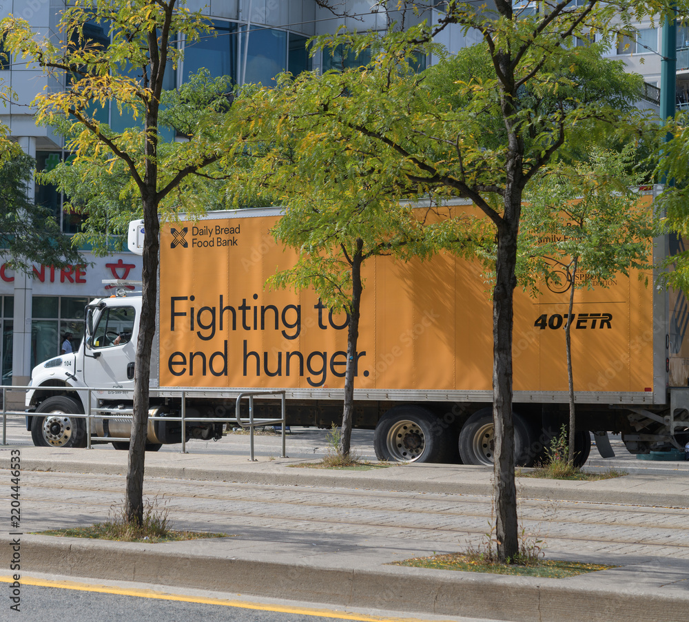 Obraz premium Daily Bread Food Bank semi on Spadina Av, Toronto