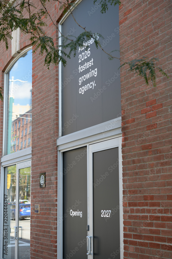 Obraz premium window wrap at 99 Spadina Av, Toronto (Thinkingbox/The Heist)