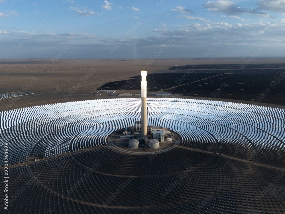 Obraz premium Aerial view of tower solar thermal power station