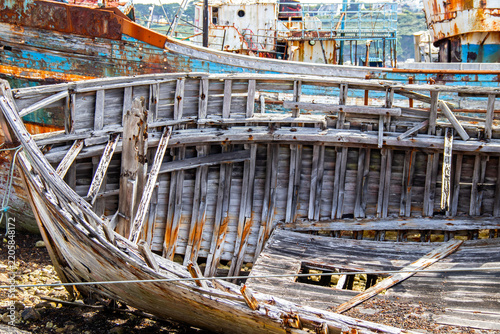 Epaves de chalutiers dans le port de Camaret 