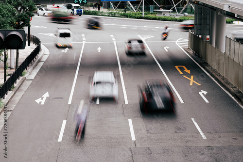Tapety artystyczne 都市の道路 スローシャッター