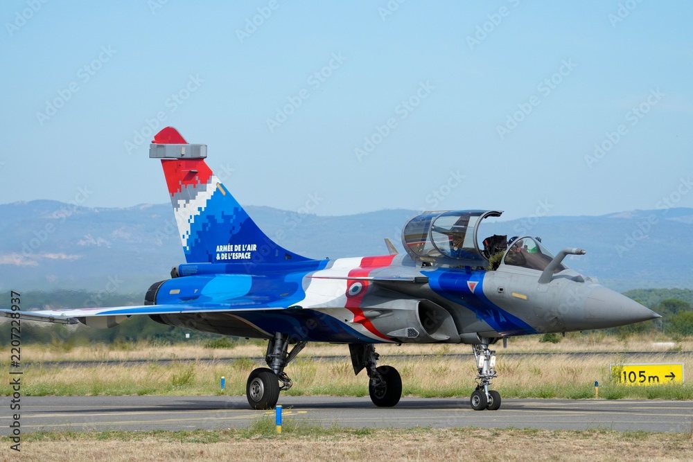 Obraz premium Rafale Solo Display 2026 roulage verrière ouverte