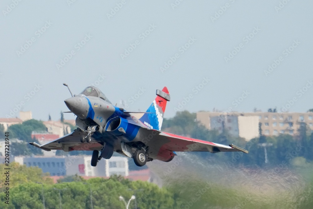 Fototapeta premium Rafale Solo Display 2026 début décollage
