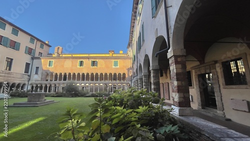 Chiostro dei Canonici