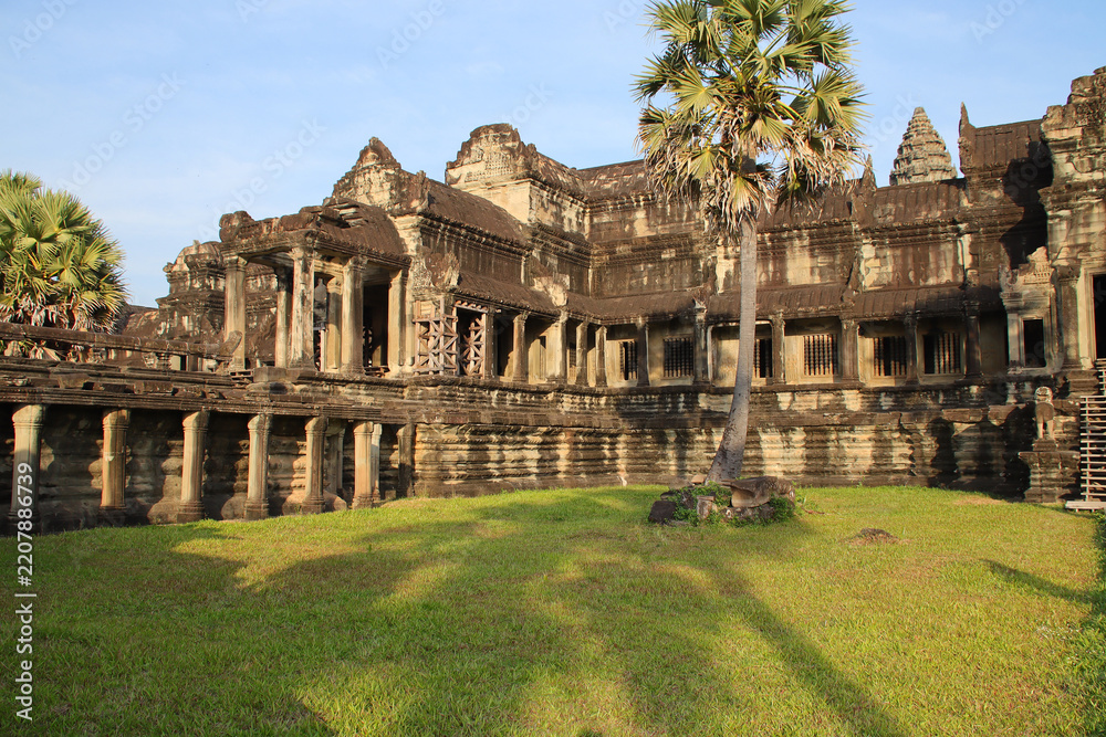 Fototapeta premium ruined khmer hindu and buddhist temple (angkor vat) in angkor in siem reap in cambodia 