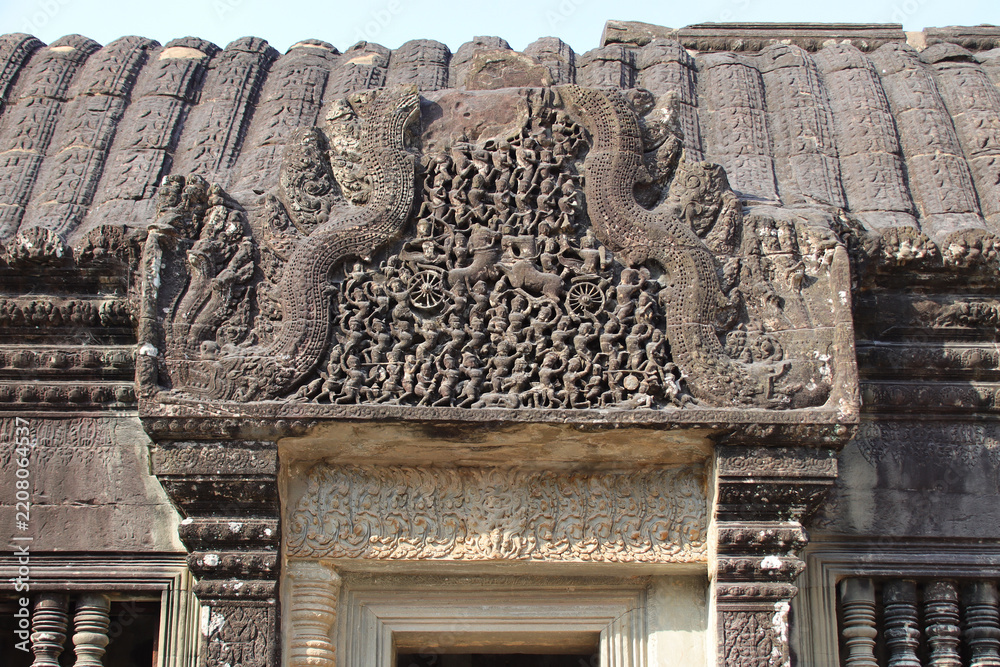 Obraz premium ruined khmer hindu and buddhist temple (angkor vat) in angkor in siem reap in cambodia 