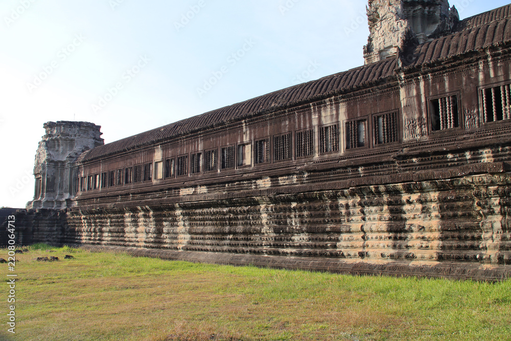 Fototapeta premium ruined khmer hindu and buddhist temple (angkor vat) in angkor in siem reap in cambodia 