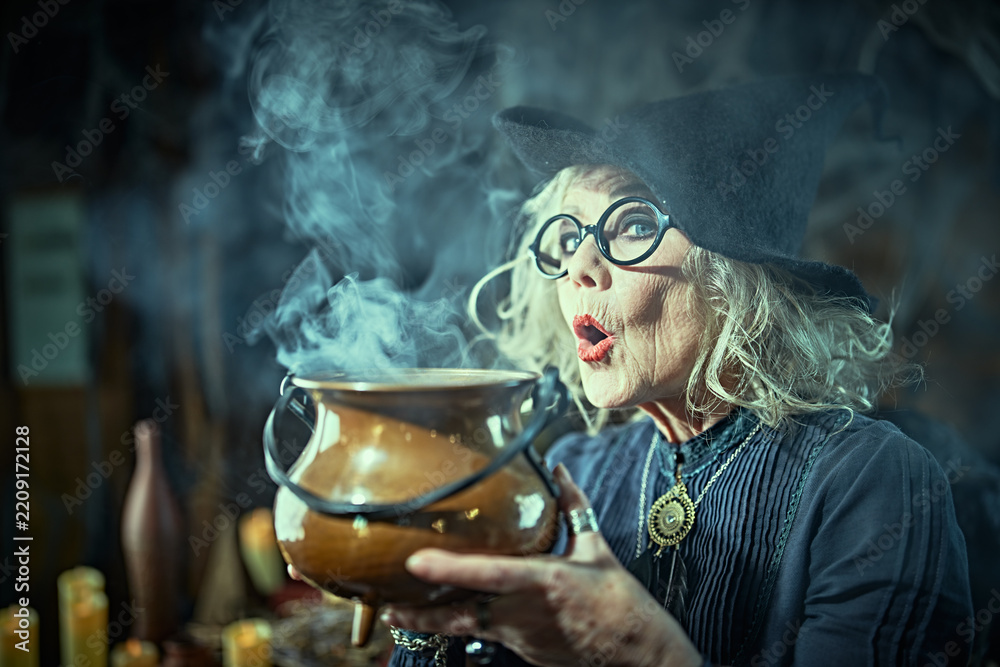 Obraz premium Brewing a Smoking Potion
