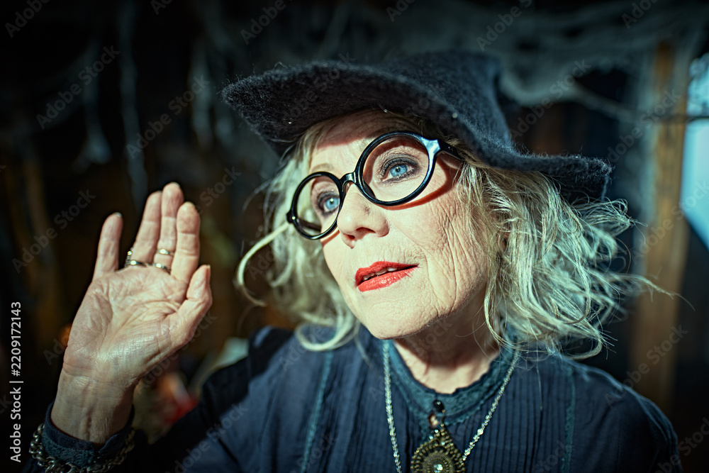Obraz premium Curious Witch Listening