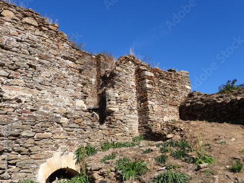 Ruines du château de Ségur le château,(Corrèze)