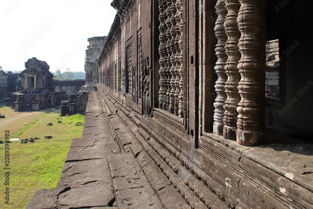 Fototapeta premium ruined khmer hindu and buddhist temple (angkor wat) in angkor in siem reap in cambodia 