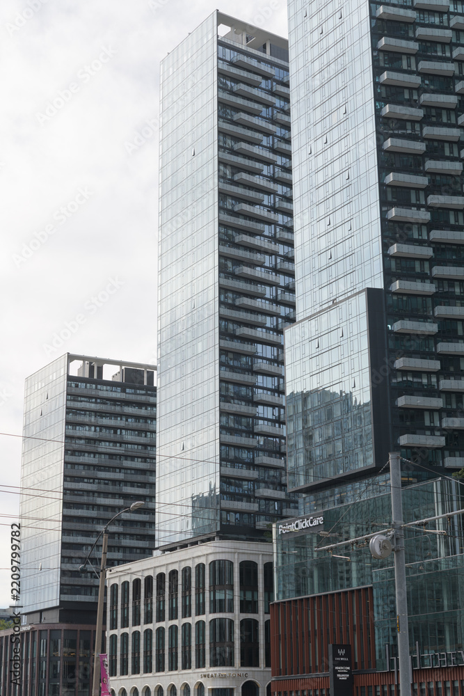 Obraz premium south elevation of towers at The Well, a multipurpose mixed-use community or master-planned mega-development, located at 486 Front St W at Spadina Av, Toronto