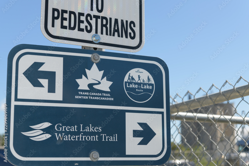 Fototapeta premium Great Lakes Waterfront Trail sign in Toronto