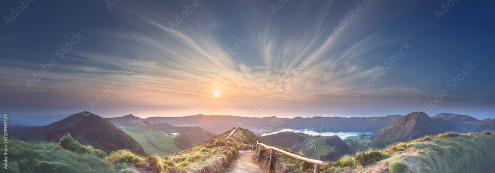 Obraz premium Mountain landscape Ponta Delgada island, Azores