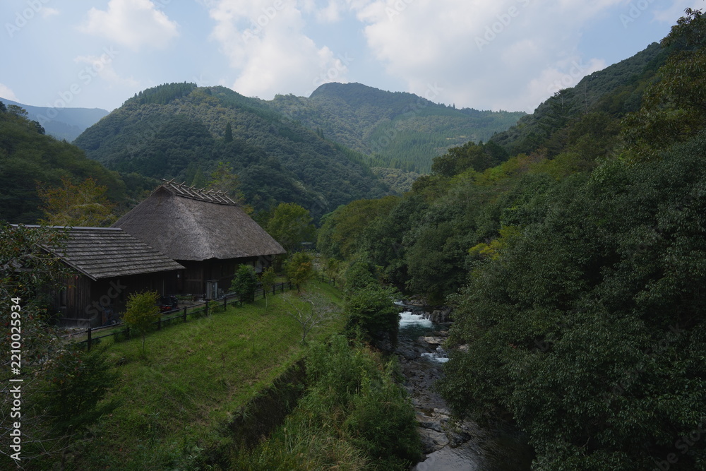 Obraz premium 宮崎県西米良村 おがわ作小屋村