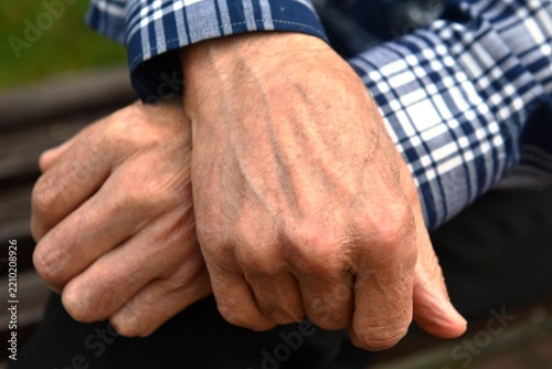 hands of an elderly man