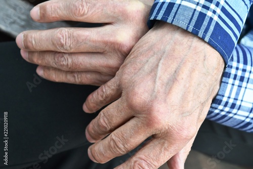 hands of an elderly man