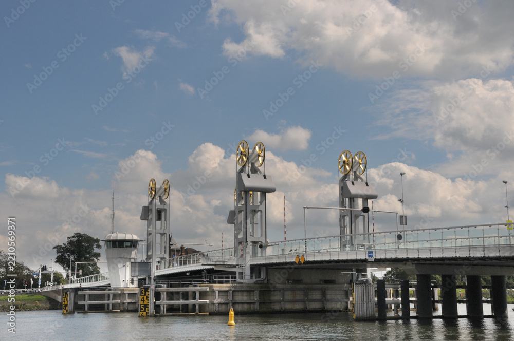 Fototapeta premium Stadsbrug (Stadtbrücke) in Kampen